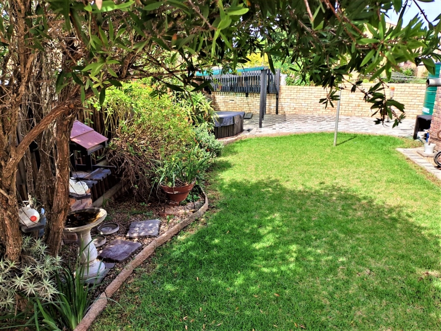 4 Bedroom Property for Sale in Wavecrest Eastern Cape